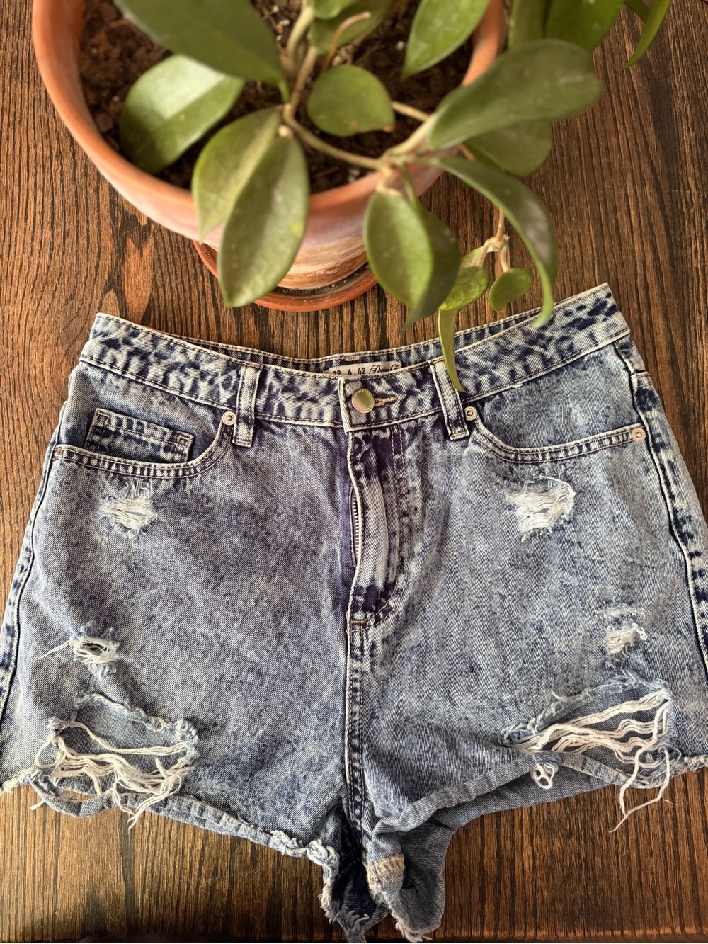 Denim&Co Distressed Acid Wash Jean Shorts - Light Blue